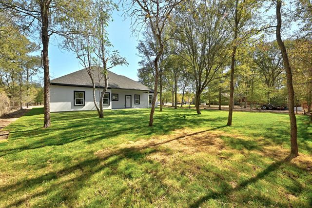 109 Kawainui LN, Bastrop, TX 78602