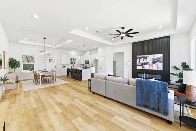 109 Kawainui LN, Bastrop, TX 78602