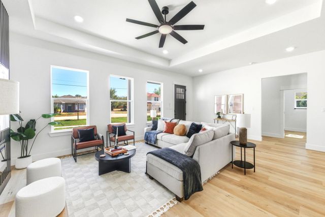 109 Kawainui LN, Bastrop, TX 78602