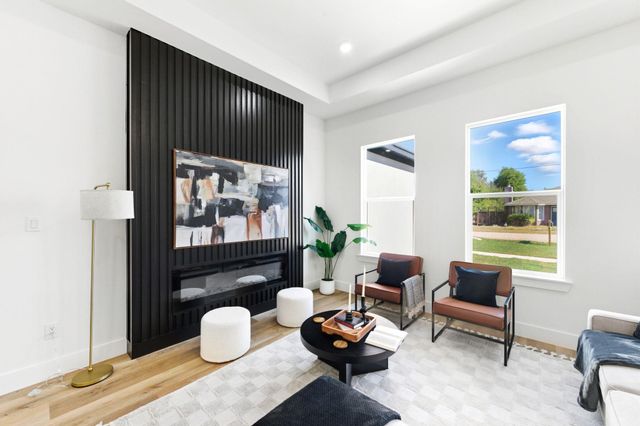109 Kawainui LN, Bastrop, TX 78602