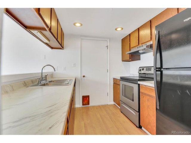 1329 S Chambers Cir B, Aurora, CO 80012