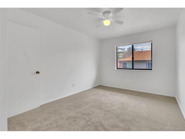1329 S Chambers Cir B, Aurora, CO 80012