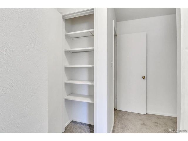1329 S Chambers Cir B, Aurora, CO 80012