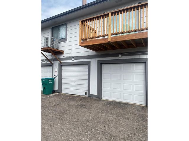 1329 S Chambers Cir B, Aurora, CO 80012