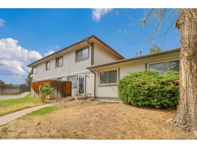 1329 S Chambers Cir B, Aurora, CO 80012