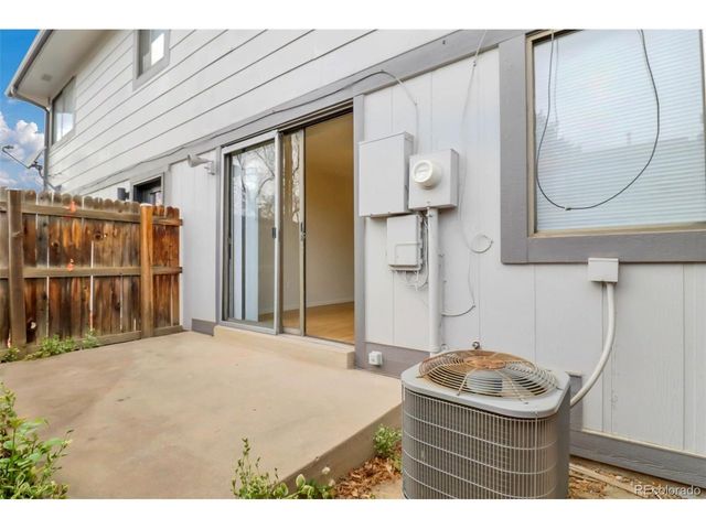 1329 S Chambers Cir B, Aurora, CO 80012