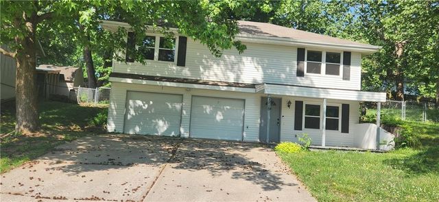 2218 Liberty Landing Road, Liberty, MO 64068