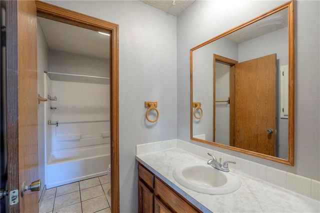 2218 Liberty Landing Road, Liberty, MO 64068