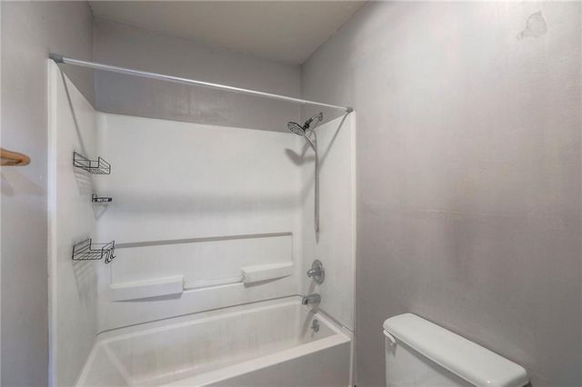 2218 Liberty Landing Road, Liberty, MO 64068