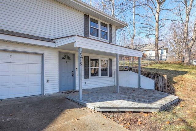 2218 Liberty Landing Road, Liberty, MO 64068