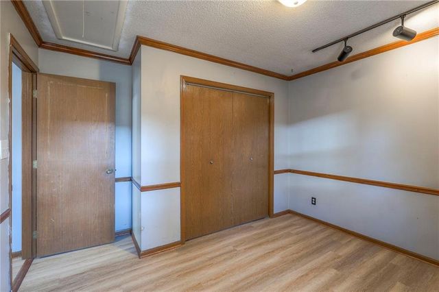 2218 Liberty Landing Road, Liberty, MO 64068