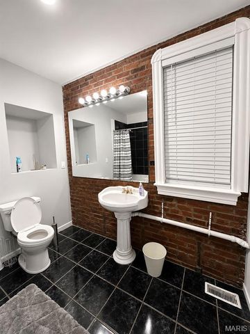 2630 S Jefferson Avenue, St Louis, MO 63118