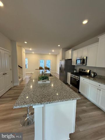 6828 WINTERHILL LN, Glen Burnie, MD 21060