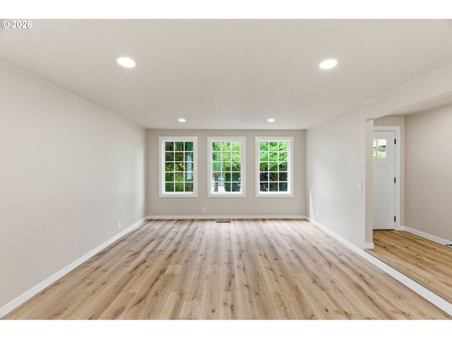 1015 CUNNINGHAM Ln, Salem, OR 97302