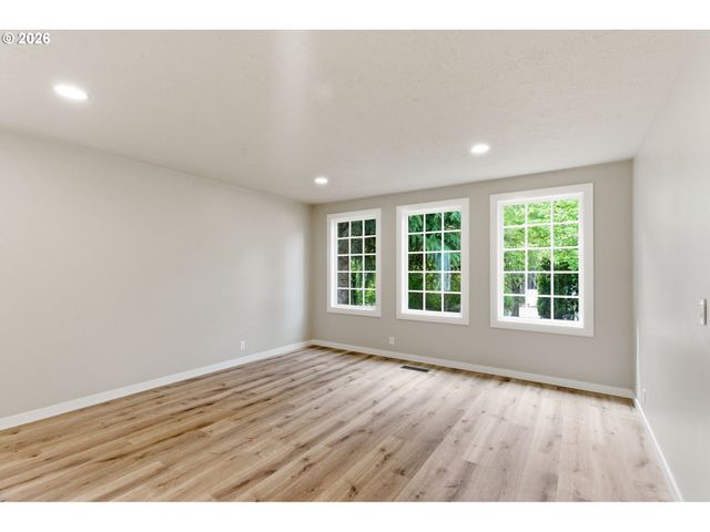 1015 CUNNINGHAM Ln, Salem, OR 97302