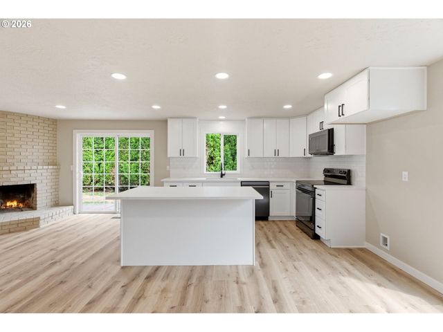 1015 CUNNINGHAM Ln, Salem, OR 97302