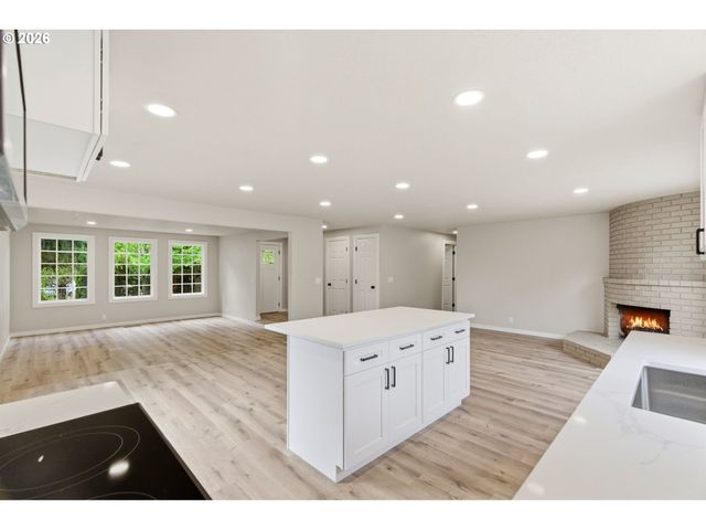 1015 CUNNINGHAM Ln, Salem, OR 97302