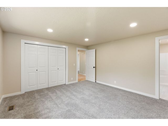 1015 CUNNINGHAM Ln, Salem, OR 97302