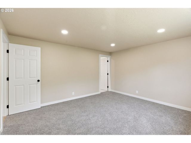 1015 CUNNINGHAM Ln, Salem, OR 97302