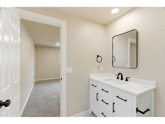 1015 CUNNINGHAM Ln, Salem, OR 97302