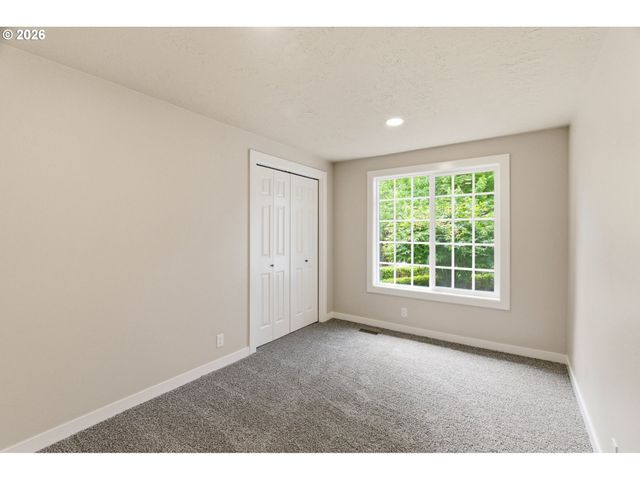 1015 CUNNINGHAM Ln, Salem, OR 97302