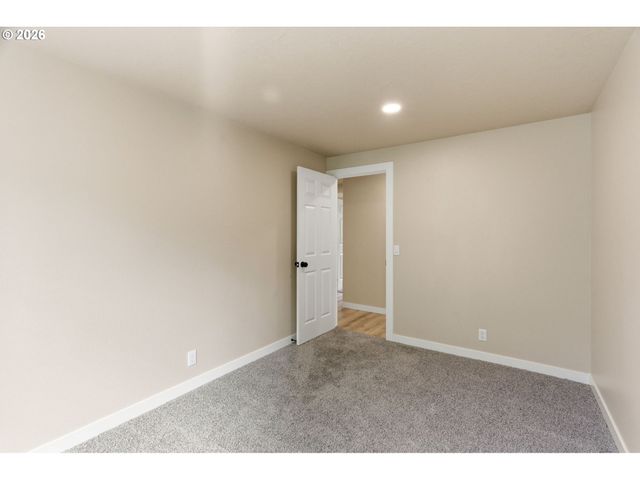 1015 CUNNINGHAM Ln, Salem, OR 97302