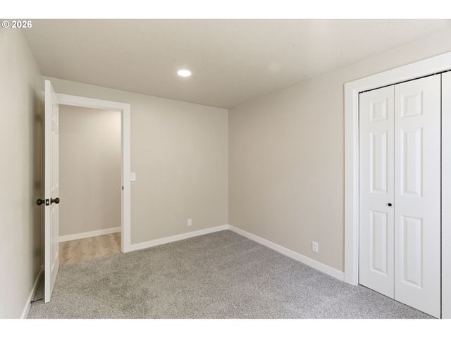 1015 CUNNINGHAM Ln, Salem, OR 97302
