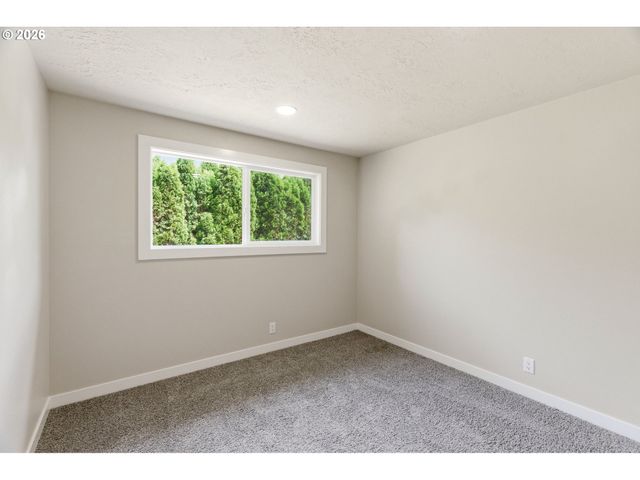 1015 CUNNINGHAM Ln, Salem, OR 97302