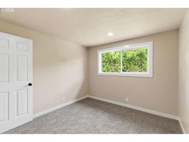 1015 CUNNINGHAM Ln, Salem, OR 97302