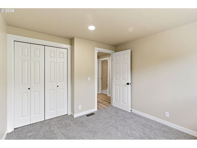 1015 CUNNINGHAM Ln, Salem, OR 97302