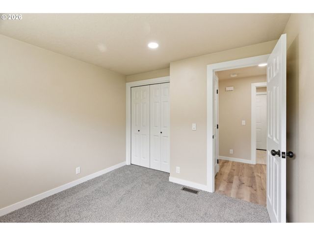 1015 CUNNINGHAM Ln, Salem, OR 97302