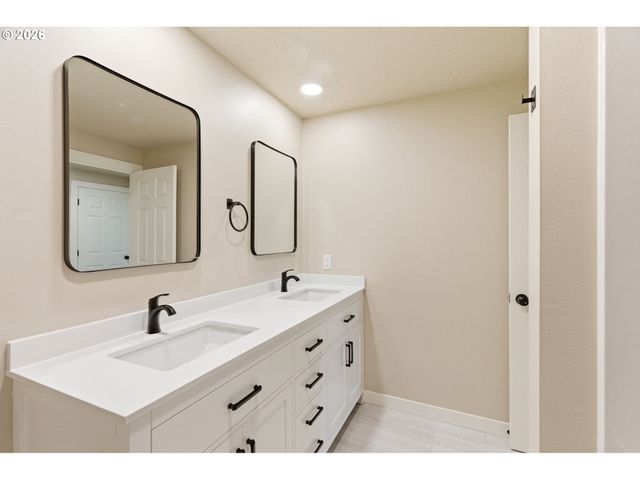 1015 CUNNINGHAM Ln, Salem, OR 97302