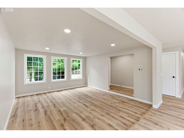 1015 CUNNINGHAM Ln, Salem, OR 97302