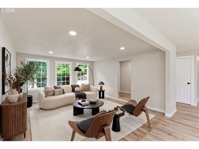 1015 CUNNINGHAM Ln, Salem, OR 97302