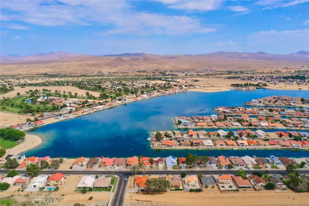 Image 11 of property listing at 27654 Silver Lakes, Helendale, CA 92342