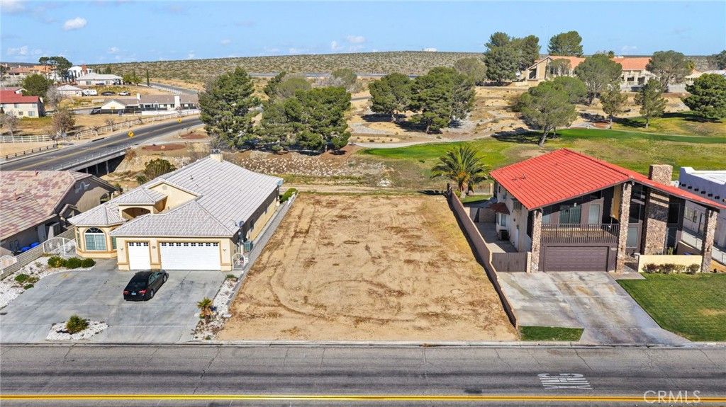 Image 3 of property listing at 27654 Silver Lakes, Helendale, CA 92342