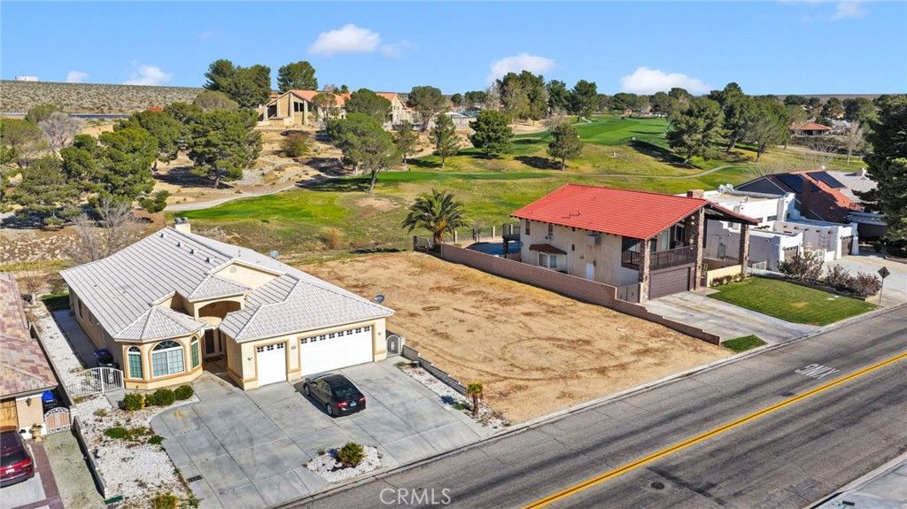 Image 5 of property listing at 27654 Silver Lakes, Helendale, CA 92342