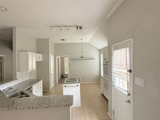 7960 Salmon Run Way, Fort Worth, TX 76137