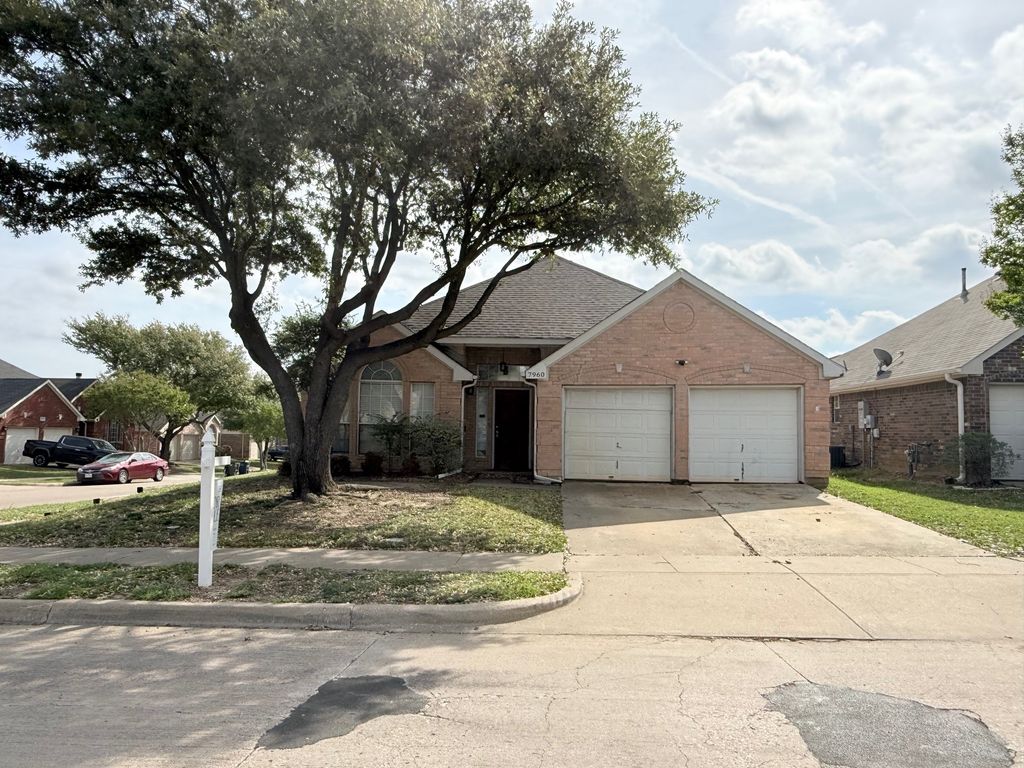 7960 Salmon Run Way, Fort Worth, TX 76137