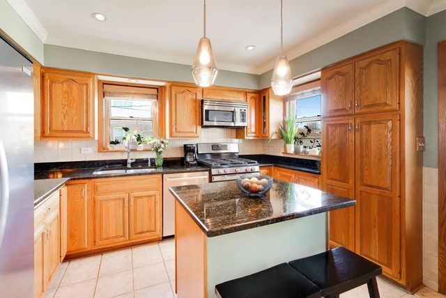 1622 N 75th Avenue, Elmwood Park, IL 60707