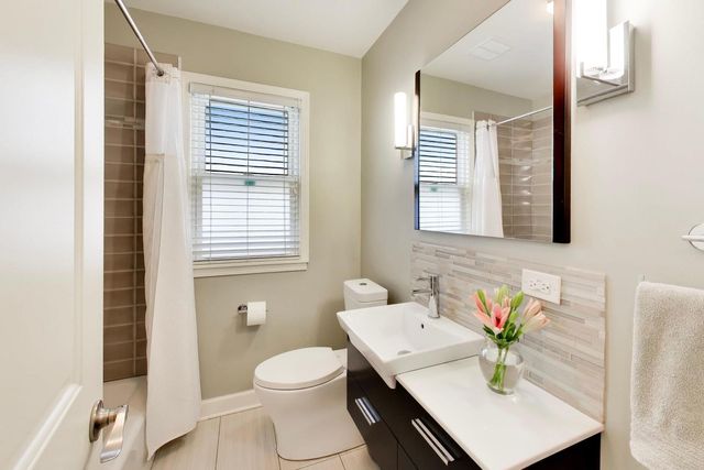 1622 N 75th Avenue, Elmwood Park, IL 60707