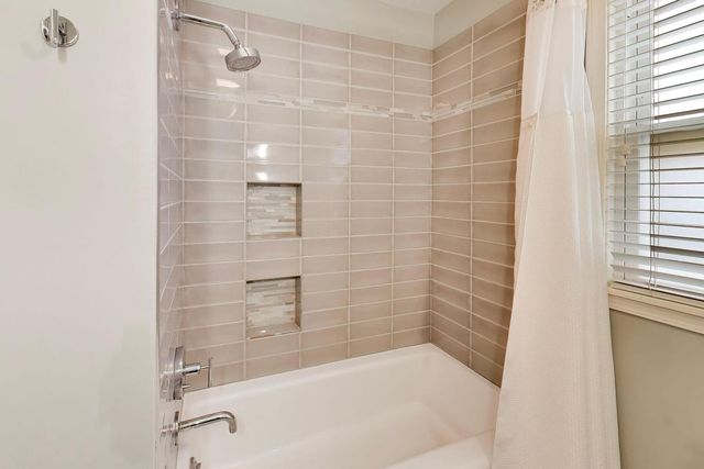 1622 N 75th Avenue, Elmwood Park, IL 60707