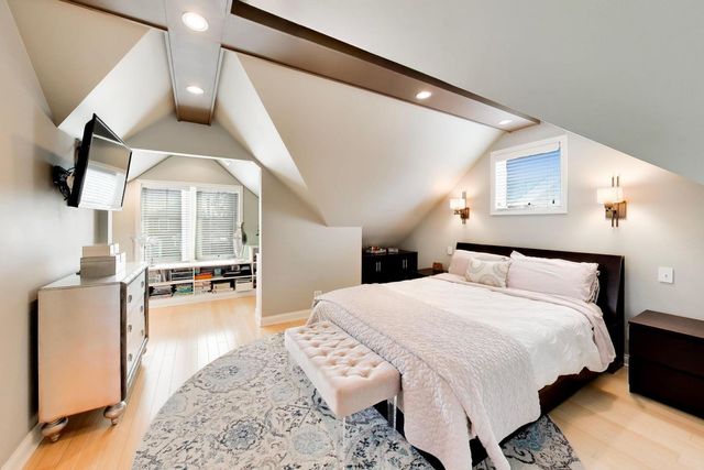 1622 N 75th Avenue, Elmwood Park, IL 60707