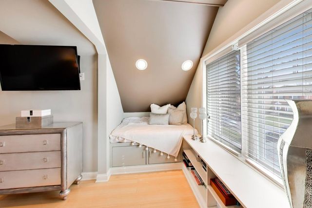 1622 N 75th Avenue, Elmwood Park, IL 60707