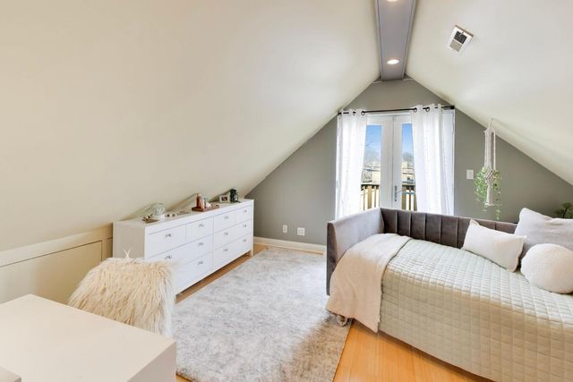 1622 N 75th Avenue, Elmwood Park, IL 60707