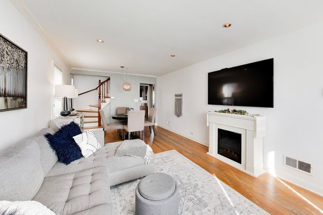 1622 N 75th Avenue, Elmwood Park, IL 60707