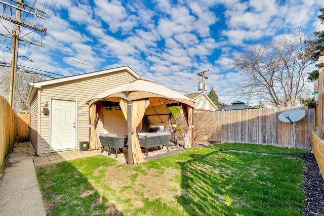 1622 N 75th Avenue, Elmwood Park, IL 60707