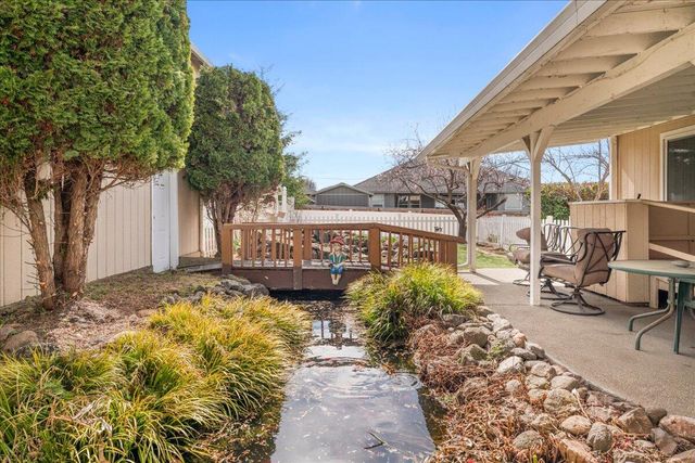 206 Eagle View Drive, Eagle Point, OR 97524