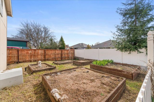 206 Eagle View Drive, Eagle Point, OR 97524