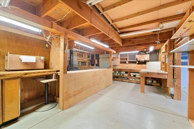 206 Eagle View Drive, Eagle Point, OR 97524